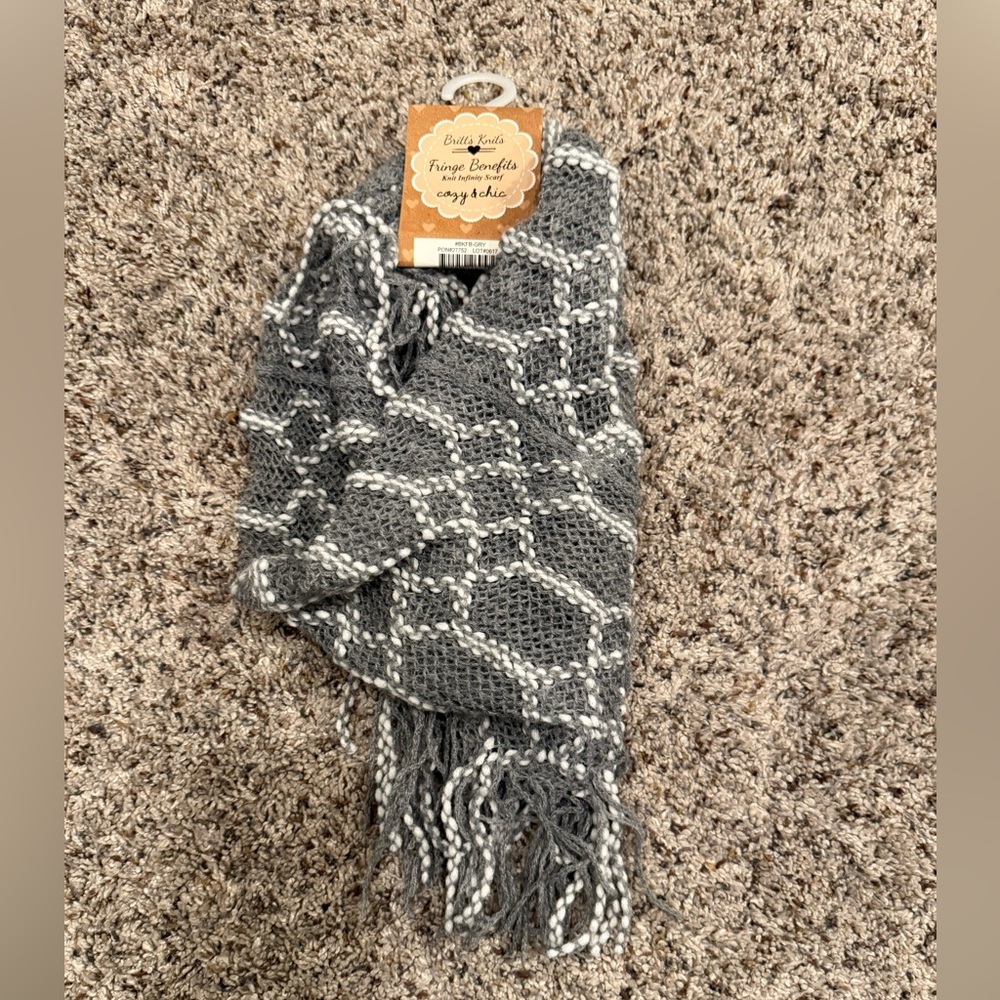 Gray and White Knit Scarf